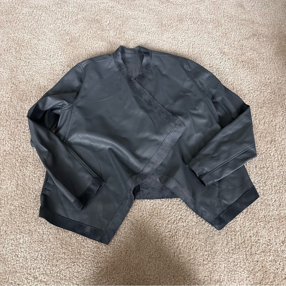 NWOT Women’s BB Dakota Grey Reversible Jacket!